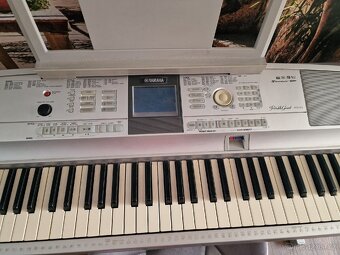 Yamaha DGX 550 - 2