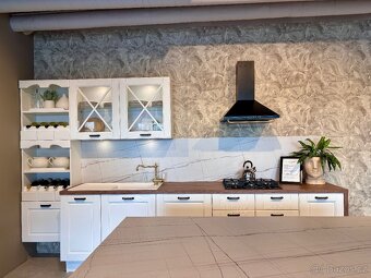 Masivní kuchyňská linka z výprodeje - 2