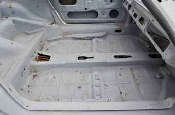 Karoserie Porsche 912 z roku 1967 - 2