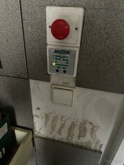 Prosklené posuvné dveře na fotobuňku - 2