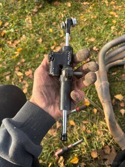 Tlumic rizeni Rutan na Suzuki Gsxr 600 750 1000 01-06 - 2