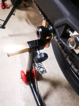 Sada zvedáků na moto, set stojanů přední + zadní. Nové - 2