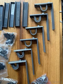 IKEA garnýže a konzole na závěsy RACKA HUGA BETYDLIG - 2
