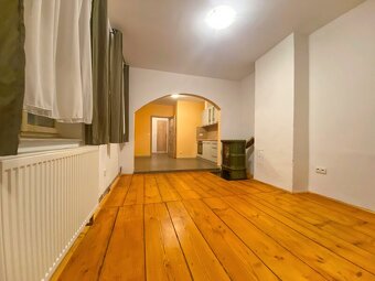 Pronájem bytu 2+kk, Jindřichův Hradec, ul. náměstí Míru - 2