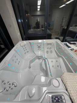 Výstavní vířivka HotSpring Flair - 2