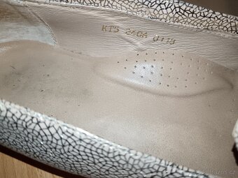 Dámská vycházková obuv. - 2