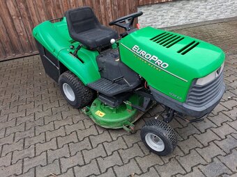 ZAHRADNI TRAKTOR JOHN DEERE - 2