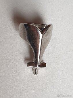 mohutný stříbrný prsten s křížkem 8g - 2