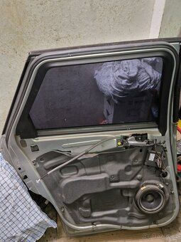 Levé zadni dveře Ford mondeo - 2