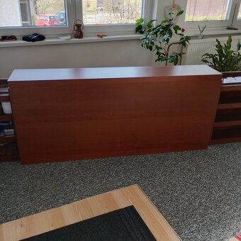 Druhé čelo postele + stolky - 2