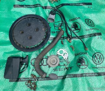 Některé náhradní díly Škoda 120L - 2