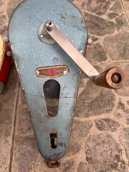 Starý kráječ nudlí - Kovozávod Semily ČSSR - 2ks - 2