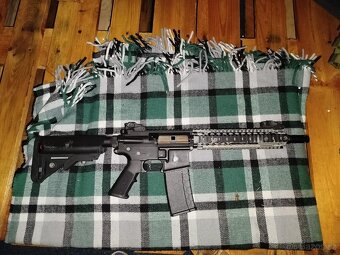 SA Daniel Defence® MK18 (SA-E19 EDGE 2.0™) + doplňky - 2