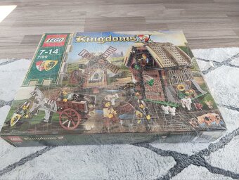 Lego 7189 Kingdoms Nájezd na středověký mlýn - 2