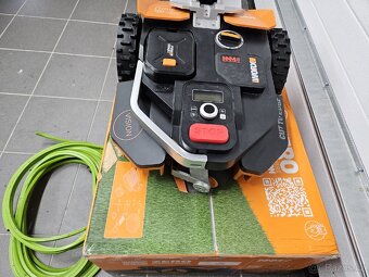 Robotická sekačka Worx Landroid Vision M800 WR208E - 2