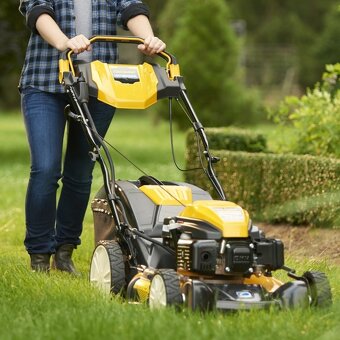 Zahradní traktory Cub Cadet XT1, XT2 a XT3 - 2