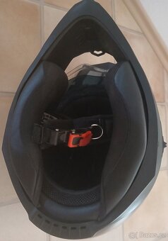 Helma (přilba) černá na motorku vel.L - 2