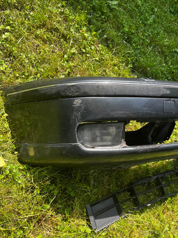 BMW E39 přední nárazník a originál xenonové světlomety HELLA - 2