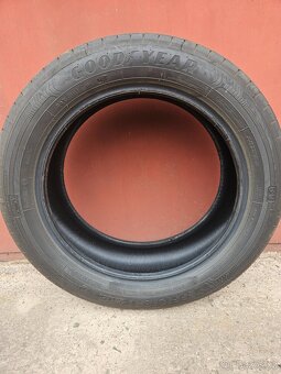 Goodyear efficient grip 215/55 R18 - 2
