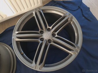 Kola Audi Rs6 Pompei / Segment R20 - 2
