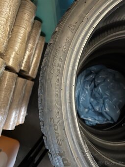 Zimní pneu Hankook 215/40 R18 89V - 2