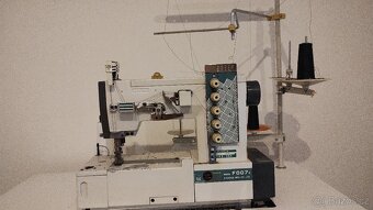 Šicí stroj SIRUBA coverlock - 2