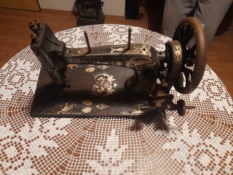 Šicí stroj - 2