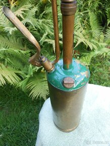 RUČNÍ  ZAHRADNÍ  POSTŘIKOVAČ - 2