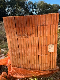 Prodám cihly HELUZ FAMILY 25 broušená 39 Kč/ks - 2