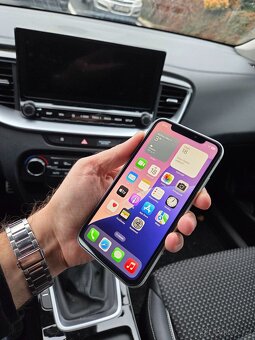 Apple iPhone Xr 64GB White - baterie 81% - 2