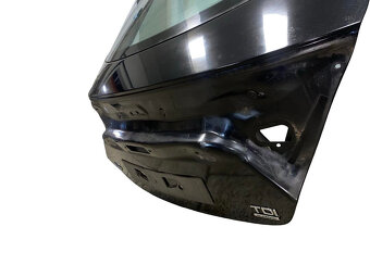 Páté dveře černá metalíza LZ9Y Audi A7 4G sportback 2012 - 2