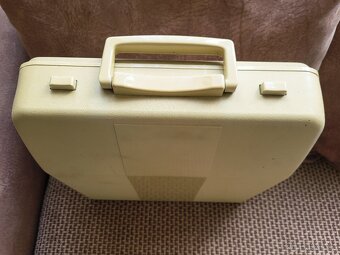 kufříkový psací stroj Chevron 70. léta 20. stol. - 2