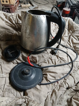 Funkční rychlovarná konvice,kosmetické vady - 2