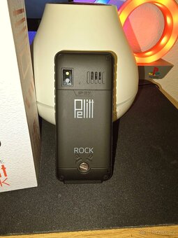 Pellit Rock odolný telefon - 2