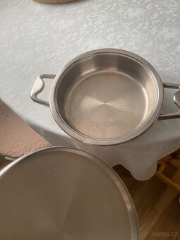 Zeptej hrnec s poklicí. - 2