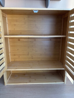 Koupelnová nástěnná skříňka - 2