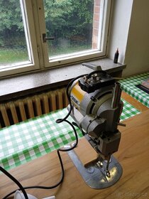 Vertikální řezačka (pila) - 2