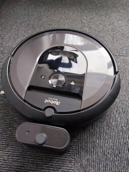 Robotický vysavač iRobot Roomba i7 - 2