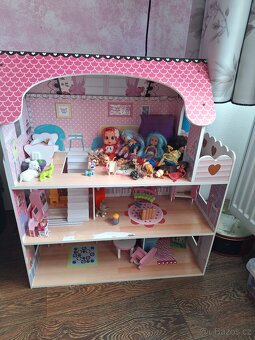 Daruji domeček pro panenky - 2