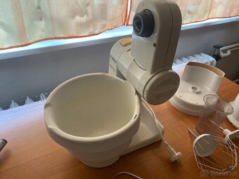 Kuchyňský robot Bosch MUM 4427 - 2