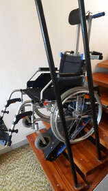 Pásový schodolez SANO LiftKAR PTR + invalidní vozík - 2