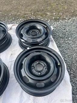 Plechové černé disky 4x108, 6x15” jako nové - 2