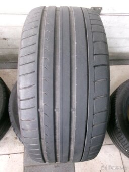 255/40 R19 DUNLOP (4-4,5mm) č.15465 - 2