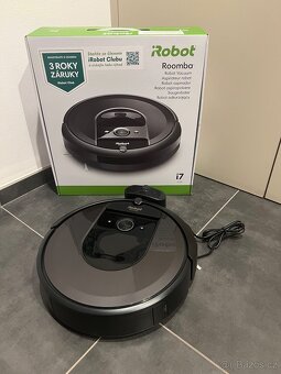 NOVÝ ..Robotický vysavač iRobot Roomba i7 7158 Black - 2