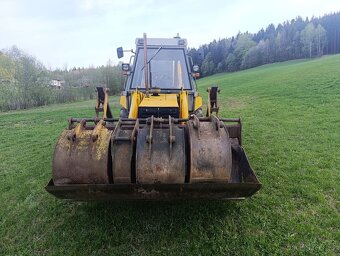 Traktorbagr JCB - 2