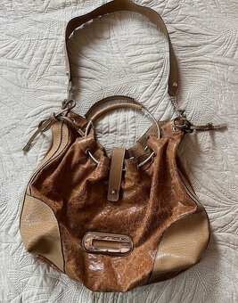Tommy Hilfiger, Guess, Bessie London - 2