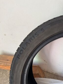 Prodám zimní pneu Barum POLARIS 5 215/50 R18 V - 2