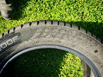 Nokian Tyres WR Snowproof 215/55 R17 98H - 2