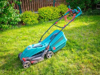 Elektrická sekačka Bosch Rotak 37 - 2