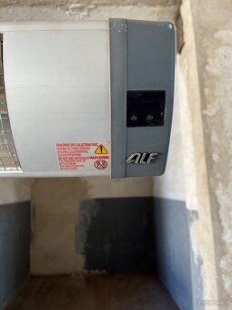 Topný infra zářič - 2